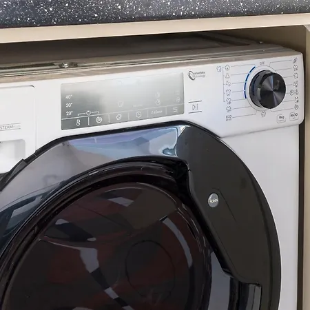 Hala Mirowska Spacious By Bookinghost Varsovia