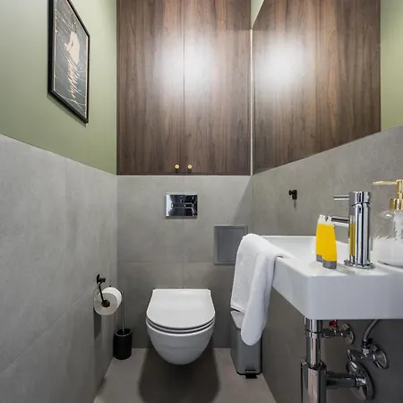 Apartment Hala Mirowska Spacious Warsaw