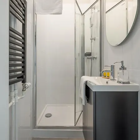 Hala Mirowska Spacious By Bookinghost Apartment