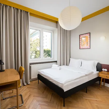 Hala Mirowska Spacious *