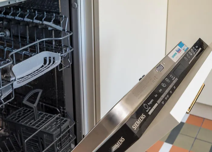 Апартаменты Hala Mirowska Spacious By Bookinghost