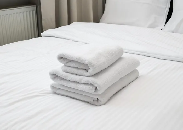 Hala Mirowska Spacious By Bookinghost