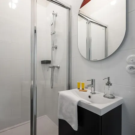 Hala Mirowska Spacious By Bookinghost * Warszawa