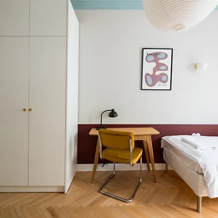 Lägenhet Hala Mirowska Spacious By Bookinghost *